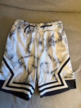 Jordan Nike Boys' Mesh Diamond Shorts Size S